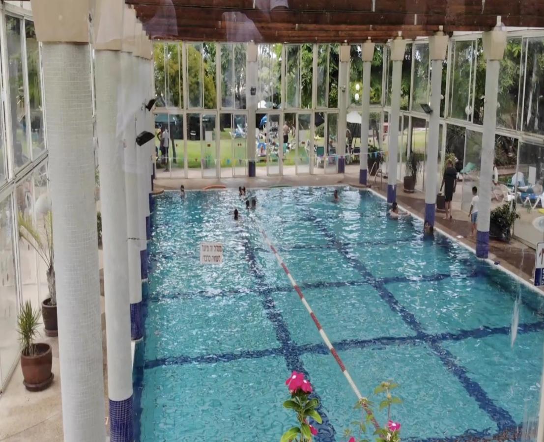 Caesarea Inn Ngoại thất bức ảnh
