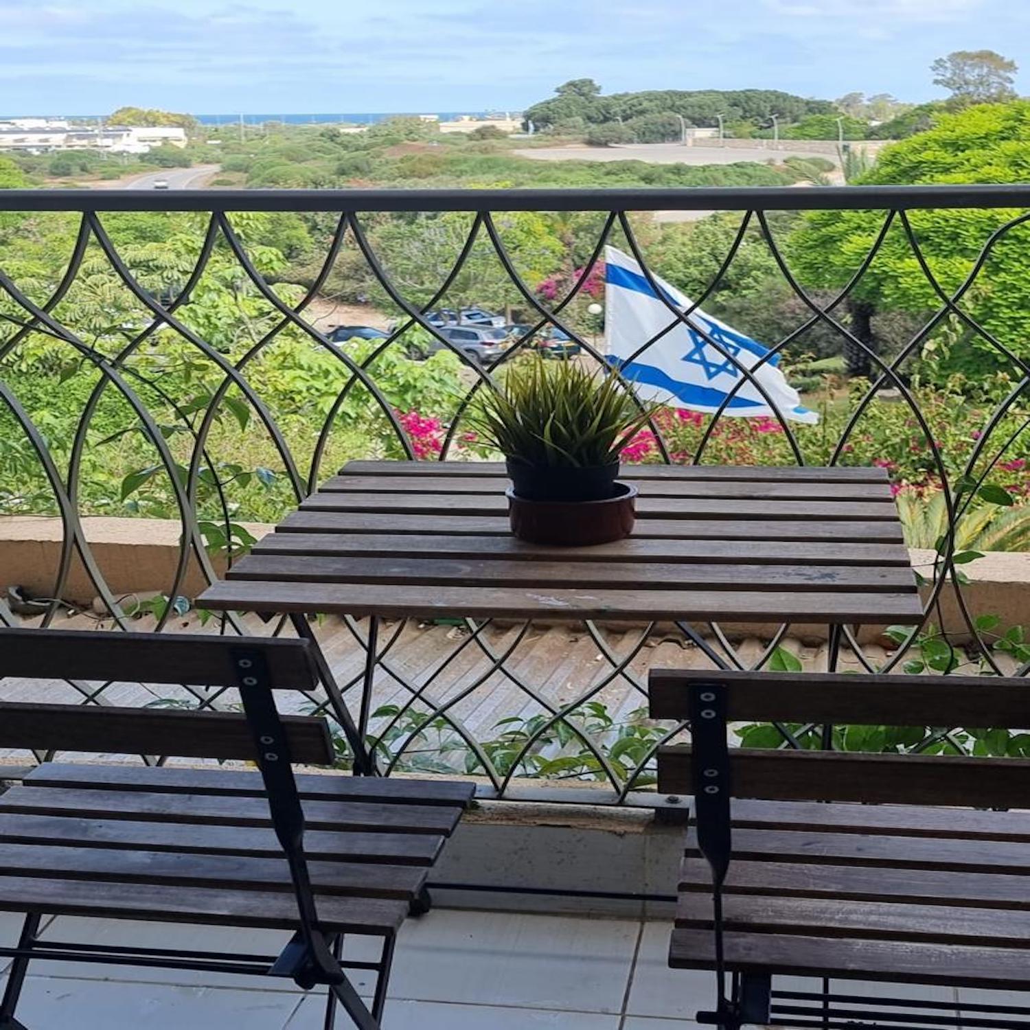 Caesarea Inn Ngoại thất bức ảnh